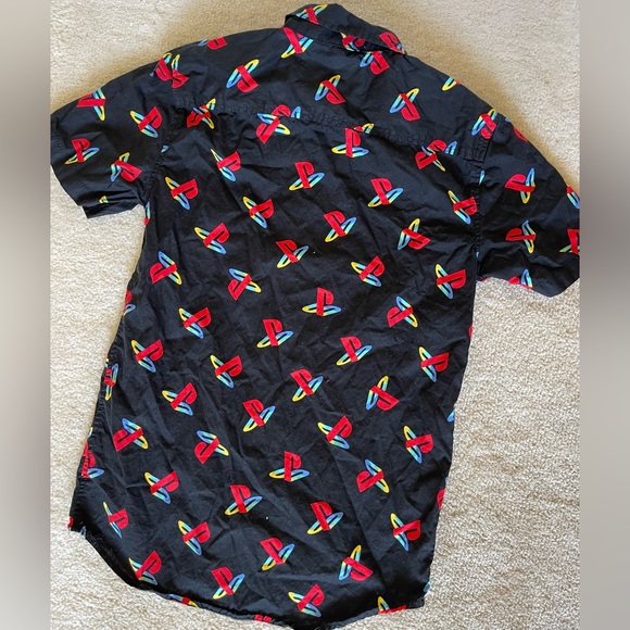 Sony PlayStation Mens All Over Print Logo Graphic Licensed ButtonUp Shirt Small - Picture 3 of 3